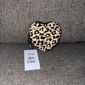 Lug Spotted Leopard Heart Pouch
